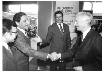 1981: Richard von Weizäcker at the booth from India